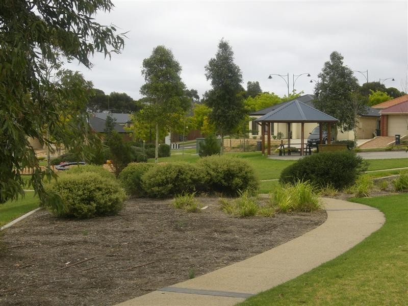 9 Fuschia Street, Huntfield Heights SA 5163