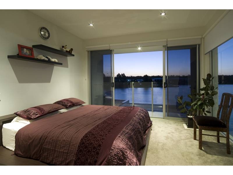 17 Manacor Place, Runaway Bay QLD 4216