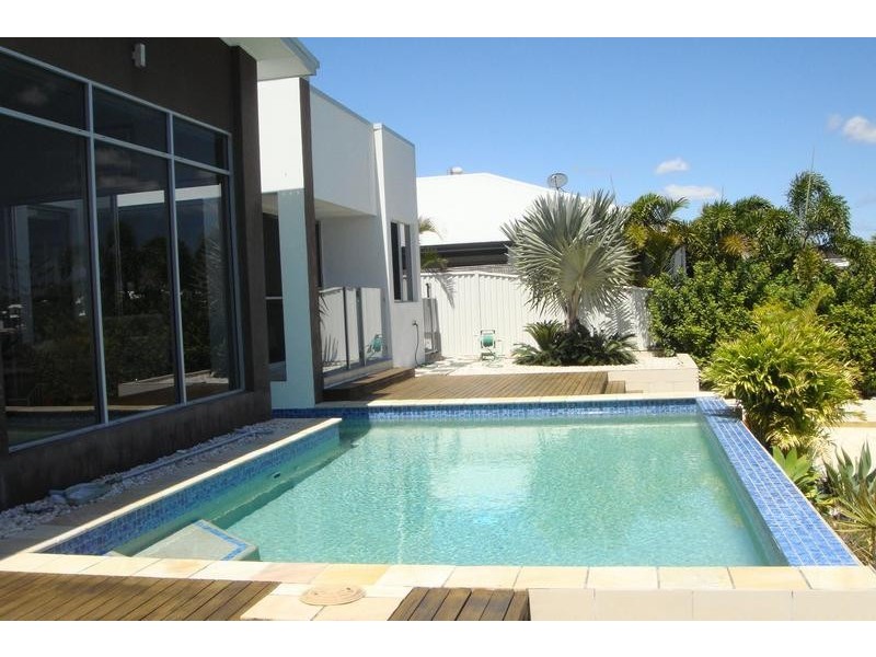 17 Manacor Place, Runaway Bay QLD 4216