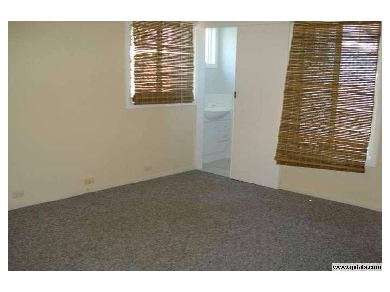 19 Cawthray, Biggera Waters QLD 4216