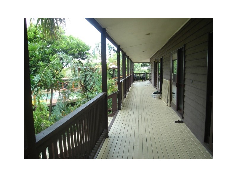 Gaven QLD 4211