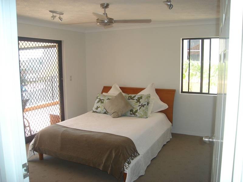 12 Canal Avenue, Runaway Bay QLD 4216