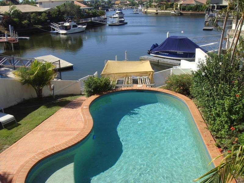 3 Midnight Ct, Runaway Bay QLD 4216