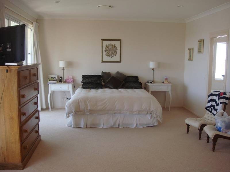 3 Midnight Ct, Runaway Bay QLD 4216