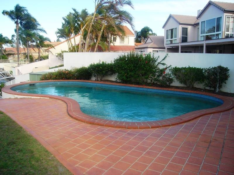 3 Midnight Ct, Runaway Bay QLD 4216