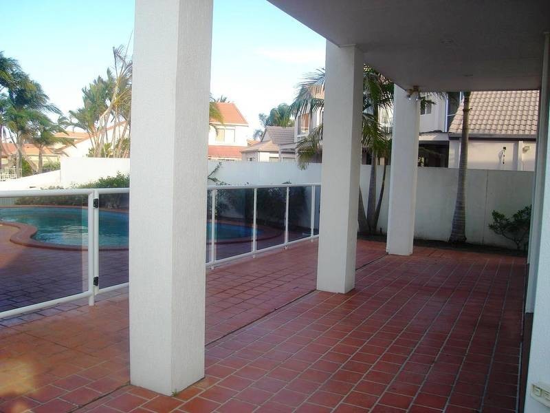 3 Midnight Ct, Runaway Bay QLD 4216