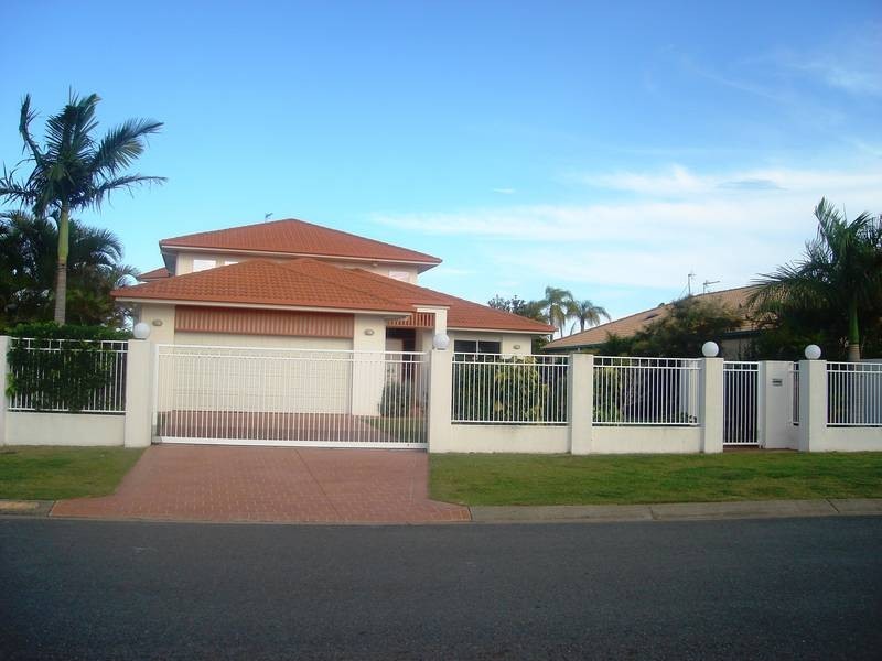 3 Midnight Ct, Runaway Bay QLD 4216