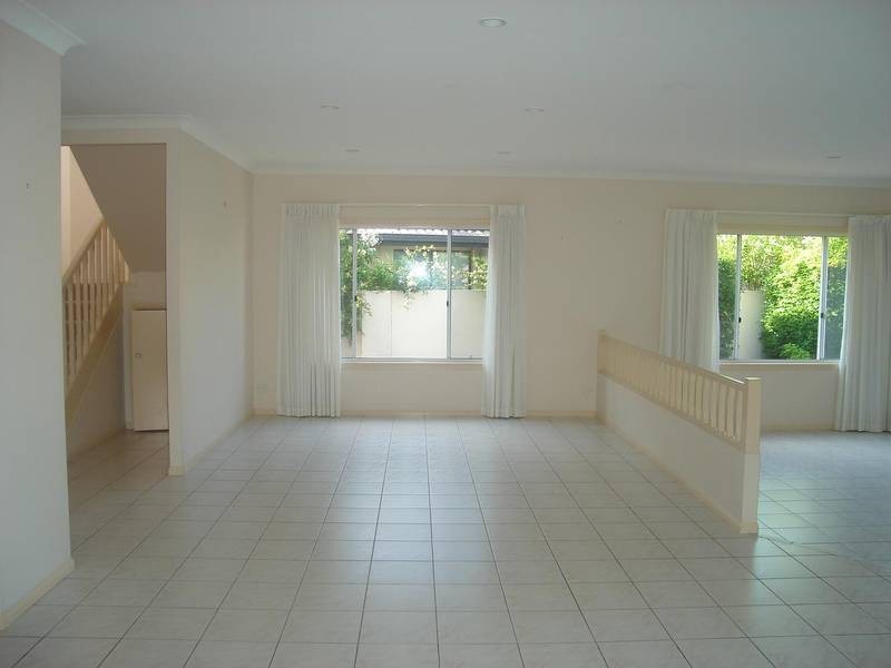 3 Midnight Ct, Runaway Bay QLD 4216