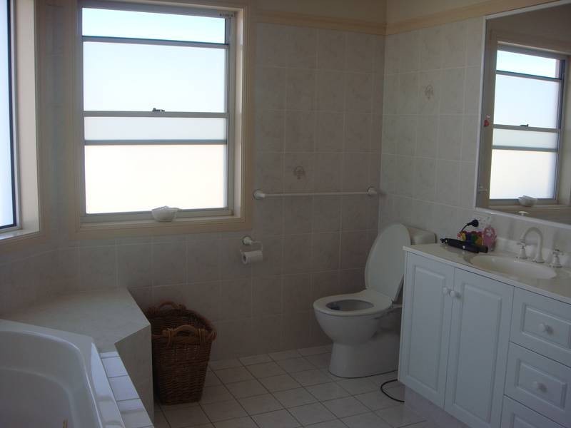 3 Midnight Ct, Runaway Bay QLD 4216