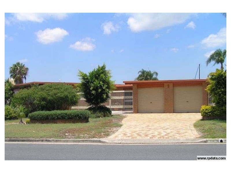 2 Bulolo Av, Runaway Bay QLD 4216