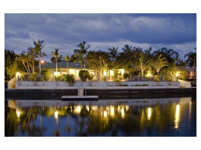 51 Nirvana Ct, Runaway Bay QLD 4216