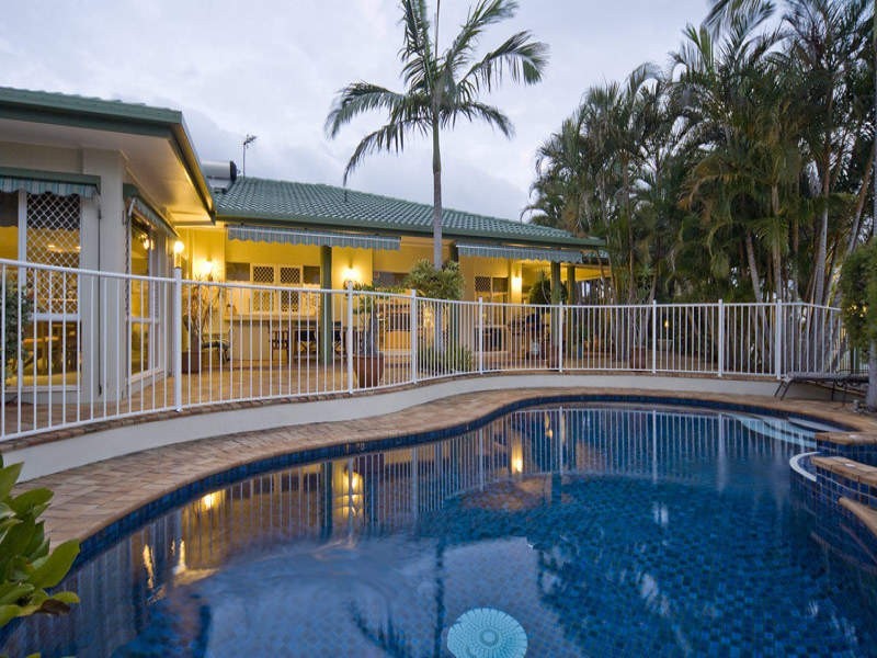 51 Nirvana Ct, Runaway Bay QLD 4216