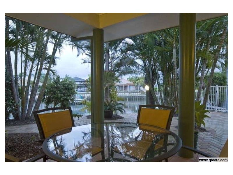 51 Nirvana Ct, Runaway Bay QLD 4216