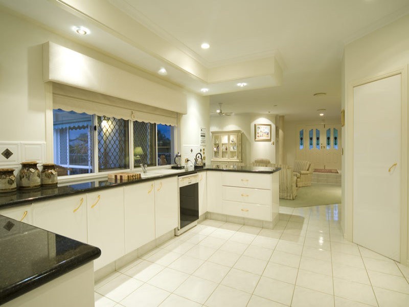 51 Nirvana Ct, Runaway Bay QLD 4216