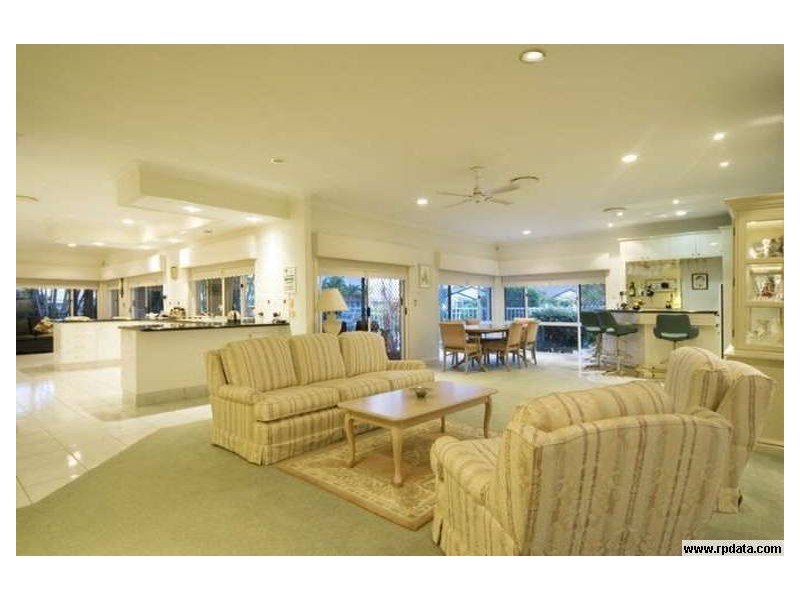 51 Nirvana Ct, Runaway Bay QLD 4216