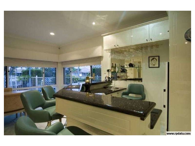 51 Nirvana Ct, Runaway Bay QLD 4216