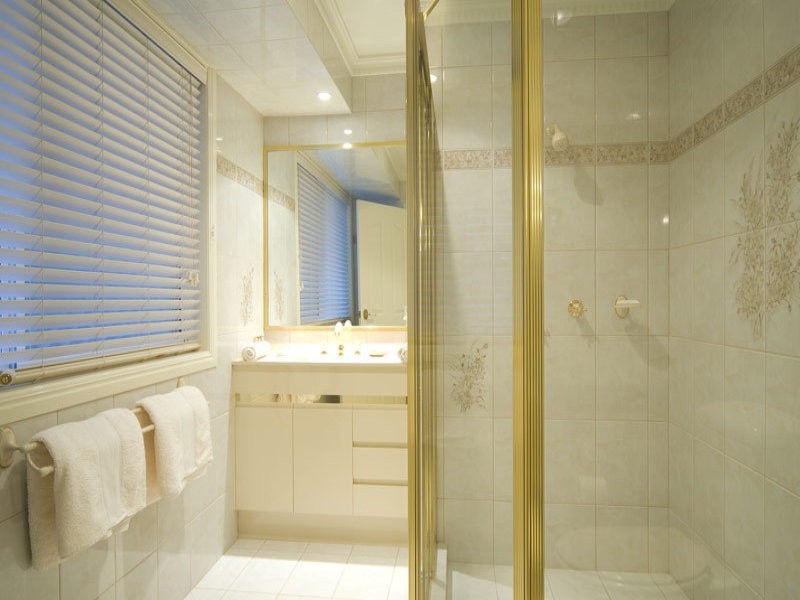 51 Nirvana Ct, Runaway Bay QLD 4216