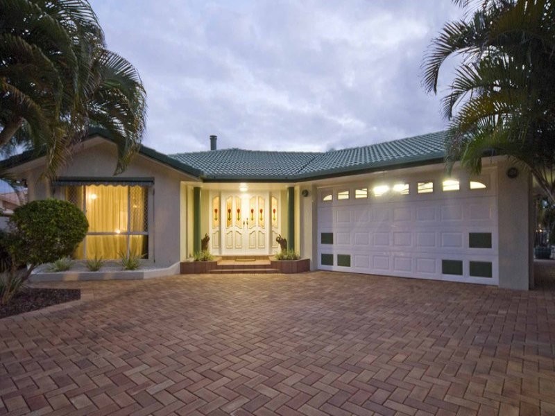 51 Nirvana Ct, Runaway Bay QLD 4216
