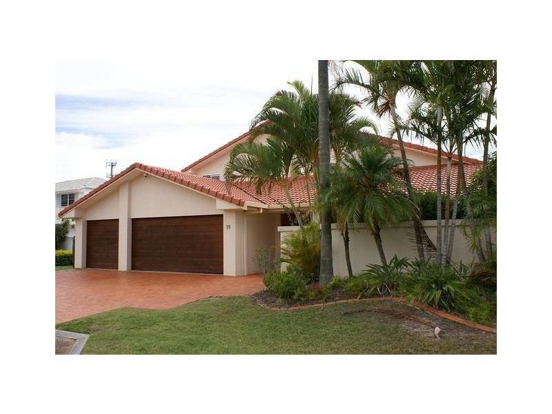 131 Morala Ave, Runaway Bay QLD 4216