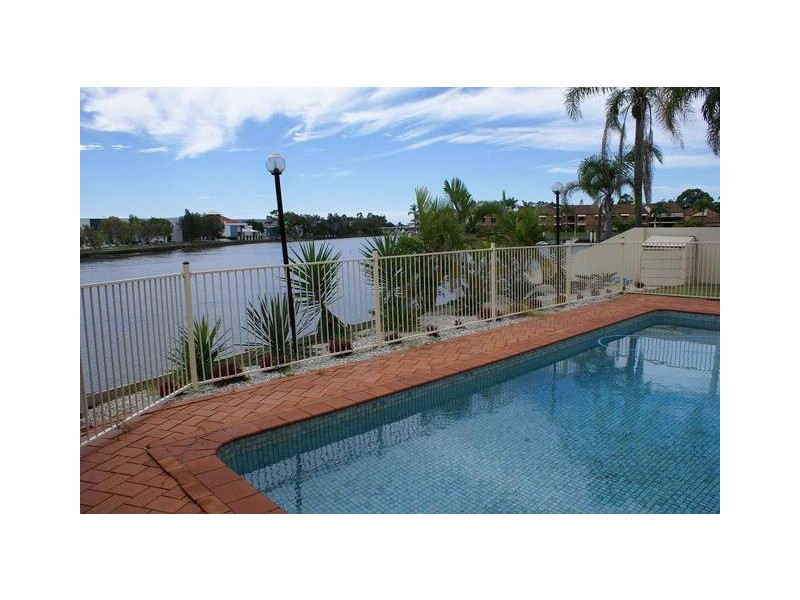 131 Morala Ave, Runaway Bay QLD 4216