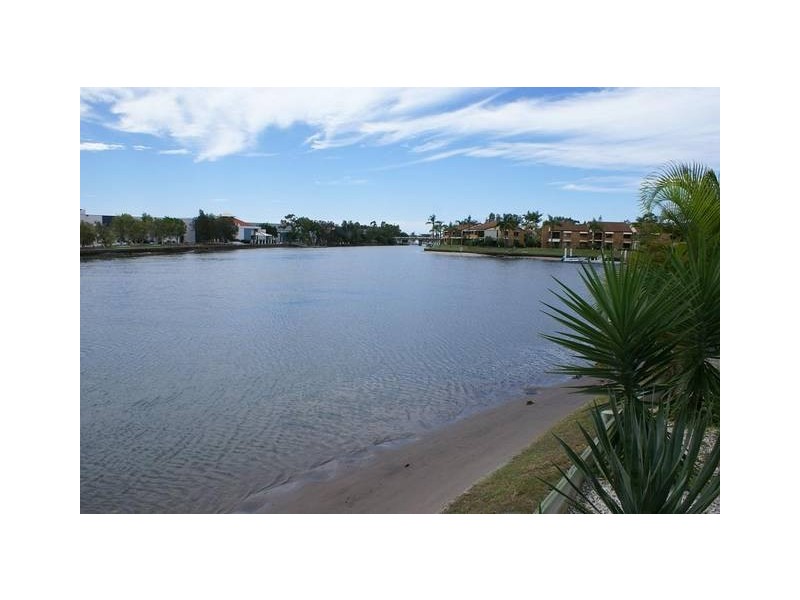 131 Morala Ave, Runaway Bay QLD 4216