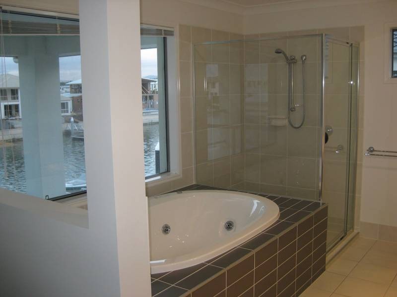 70 East Quay Dr, Biggera Waters QLD 4216