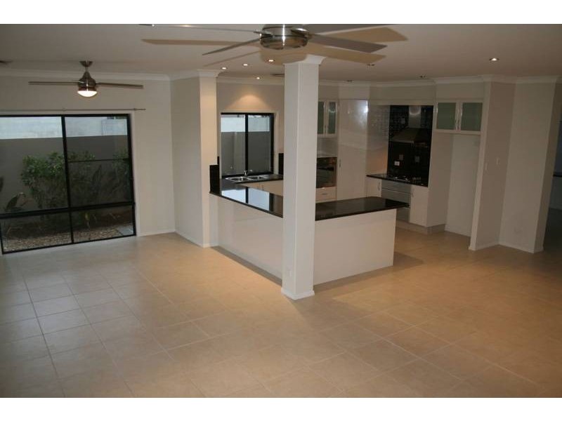 6 Coomera Ct, Hope Island QLD 4212