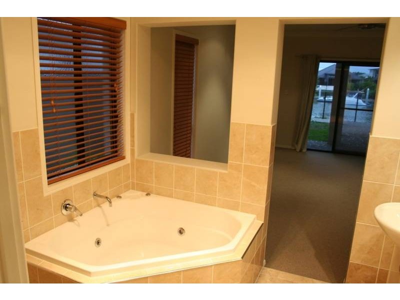 6 Coomera Ct, Hope Island QLD 4212