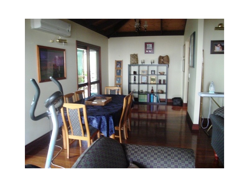 Gaven QLD 4211