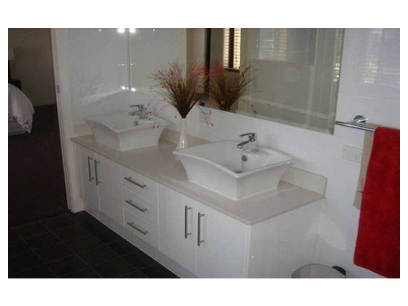 Paradise Point QLD 4216