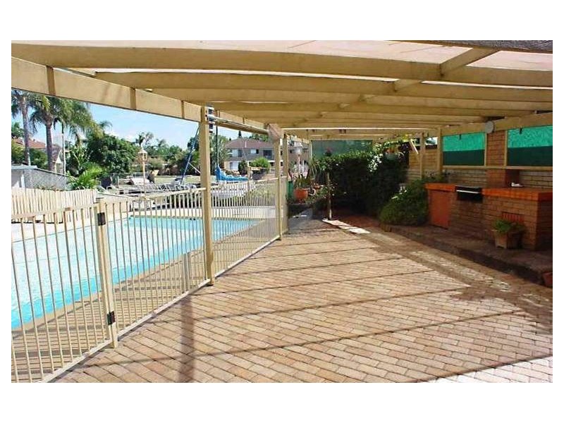 2 Bulolo Ave, Runaway Bay QLD 4216