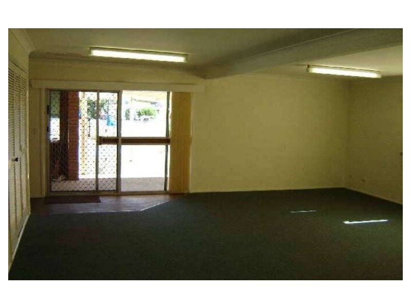 2 Bulolo Ave, Runaway Bay QLD 4216