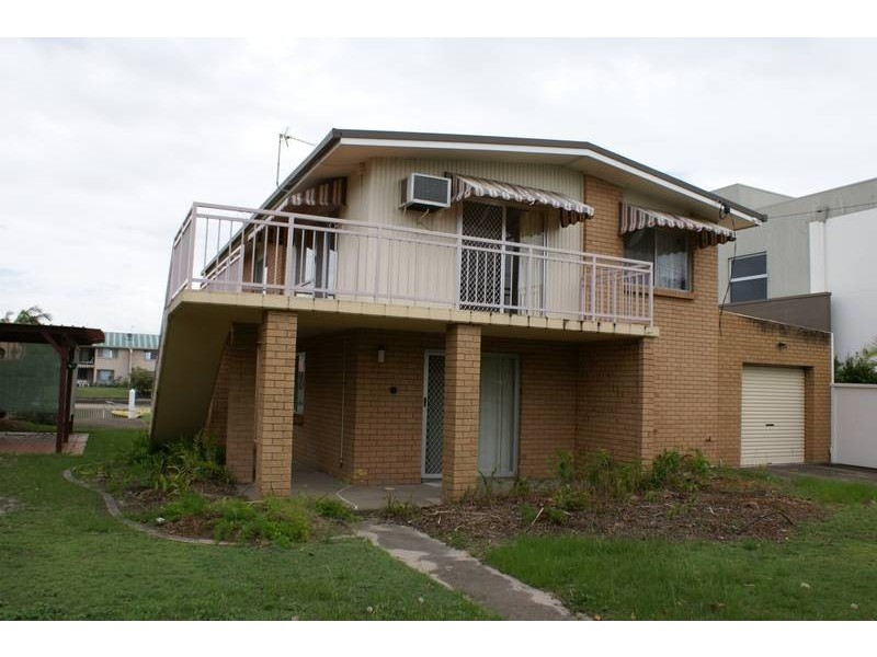 12 Runawaybay Ave, Runaway Bay QLD 4216