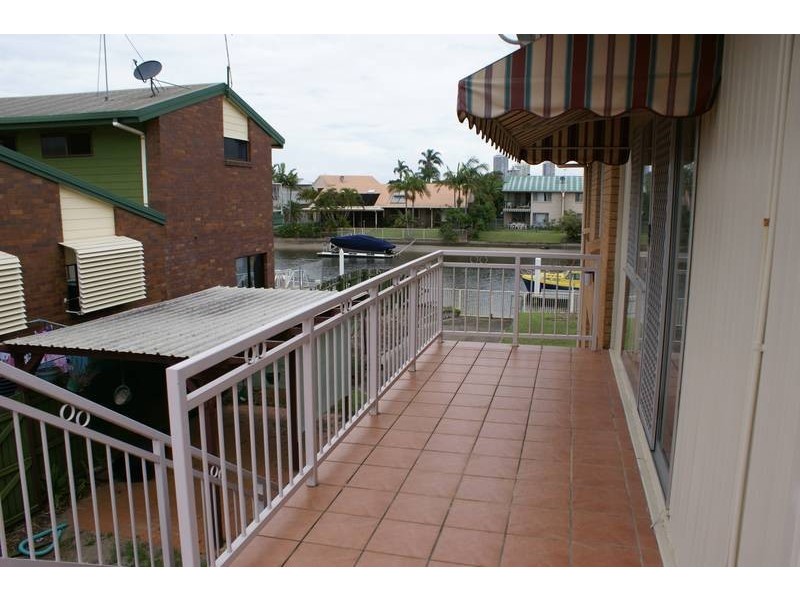 12 Runawaybay Ave, Runaway Bay QLD 4216