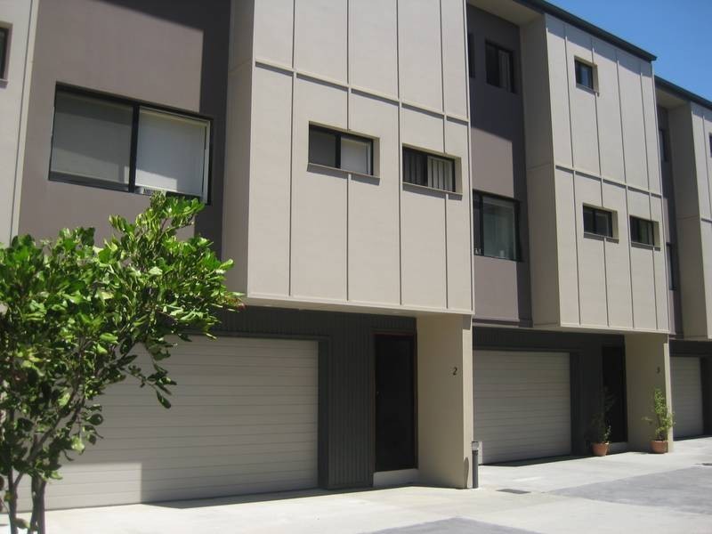 22 Bath St, Labrador QLD 4215