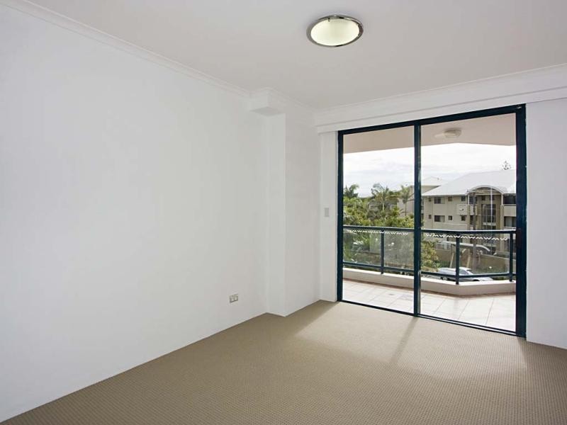 4/22 Montgomery Av, Main Beach QLD 4217