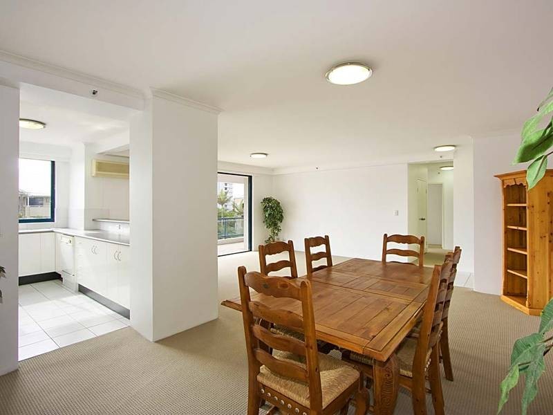 4/22 Montgomery Av, Main Beach QLD 4217