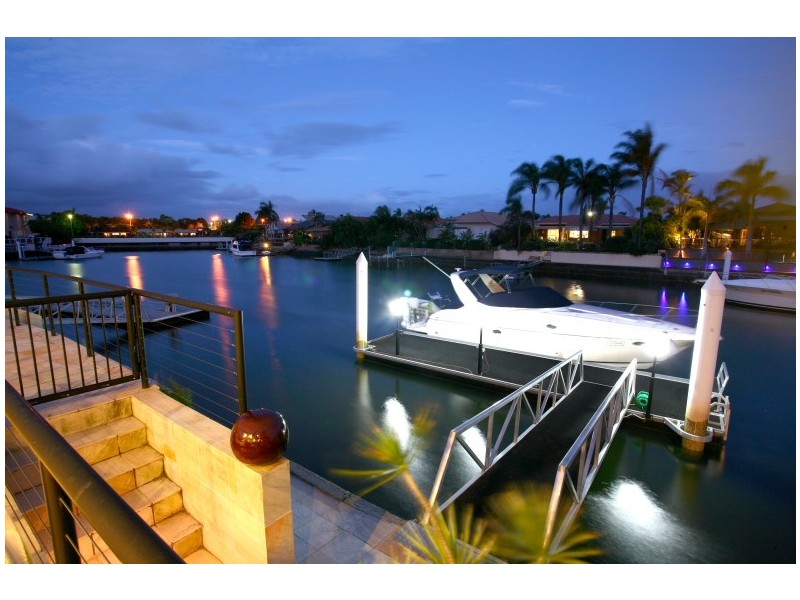 153 Pebble Beach Drive, Runaway Bay QLD 4216