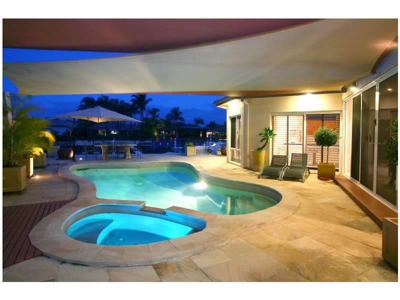 153 Pebble Beach Drive, Runaway Bay QLD 4216