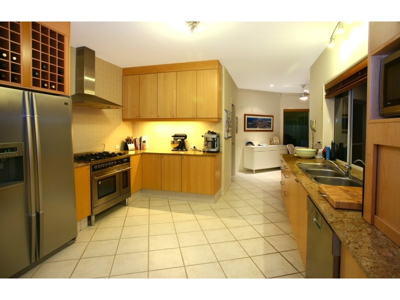 153 Pebble Beach Drive, Runaway Bay QLD 4216