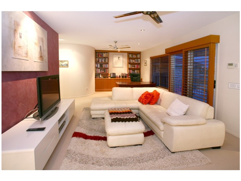 153 Pebble Beach Drive, Runaway Bay QLD 4216