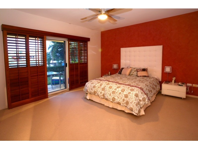 153 Pebble Beach Drive, Runaway Bay QLD 4216