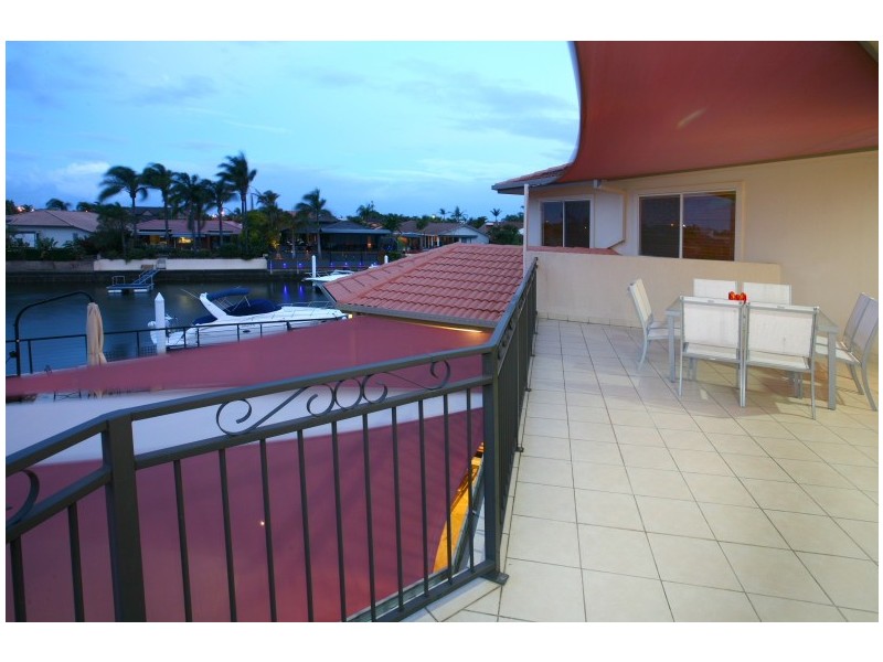153 Pebble Beach Drive, Runaway Bay QLD 4216