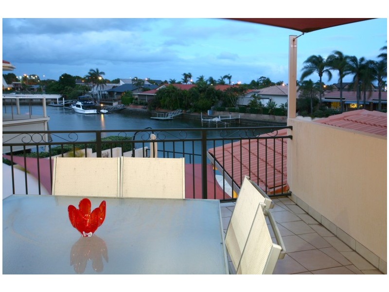 153 Pebble Beach Drive, Runaway Bay QLD 4216