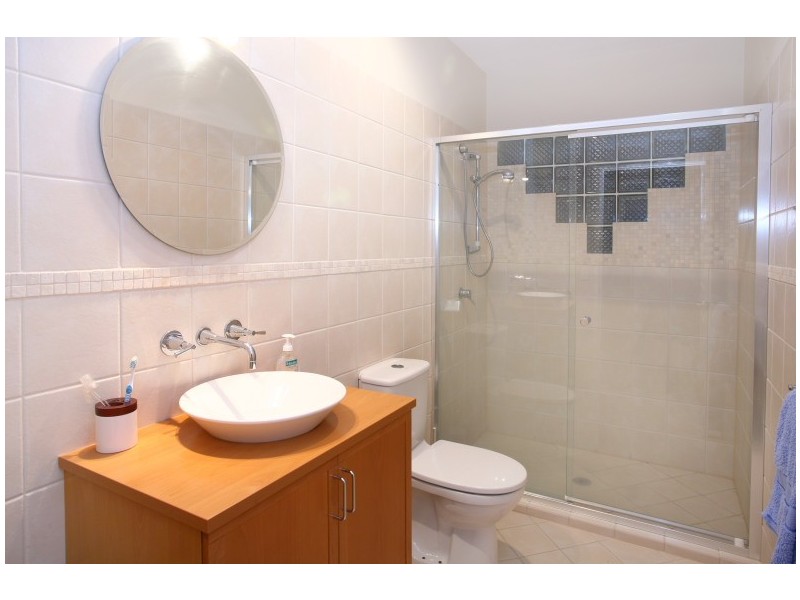 153 Pebble Beach Drive, Runaway Bay QLD 4216