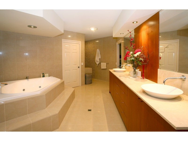 153 Pebble Beach Drive, Runaway Bay QLD 4216