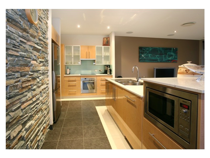 9/27 Madang Crescent, Runaway Bay QLD 4216