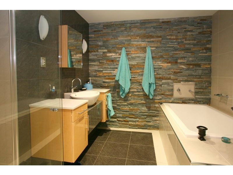 9/27 Madang Crescent, Runaway Bay QLD 4216