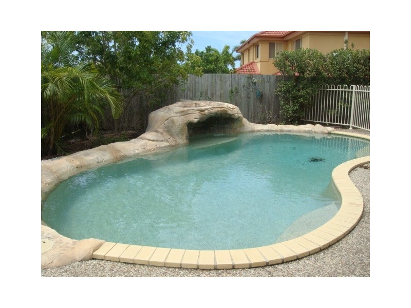 2 Redgum Place, Molendinar QLD 4214