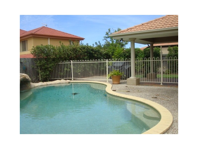2 Redgum Place, Molendinar QLD 4214